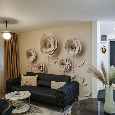 The Urban Oasis Apartment Bucharest Exterior photo