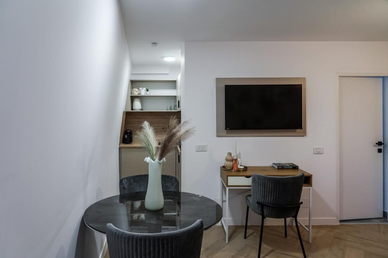 The Urban Oasis Apartment Bucharest Exterior photo