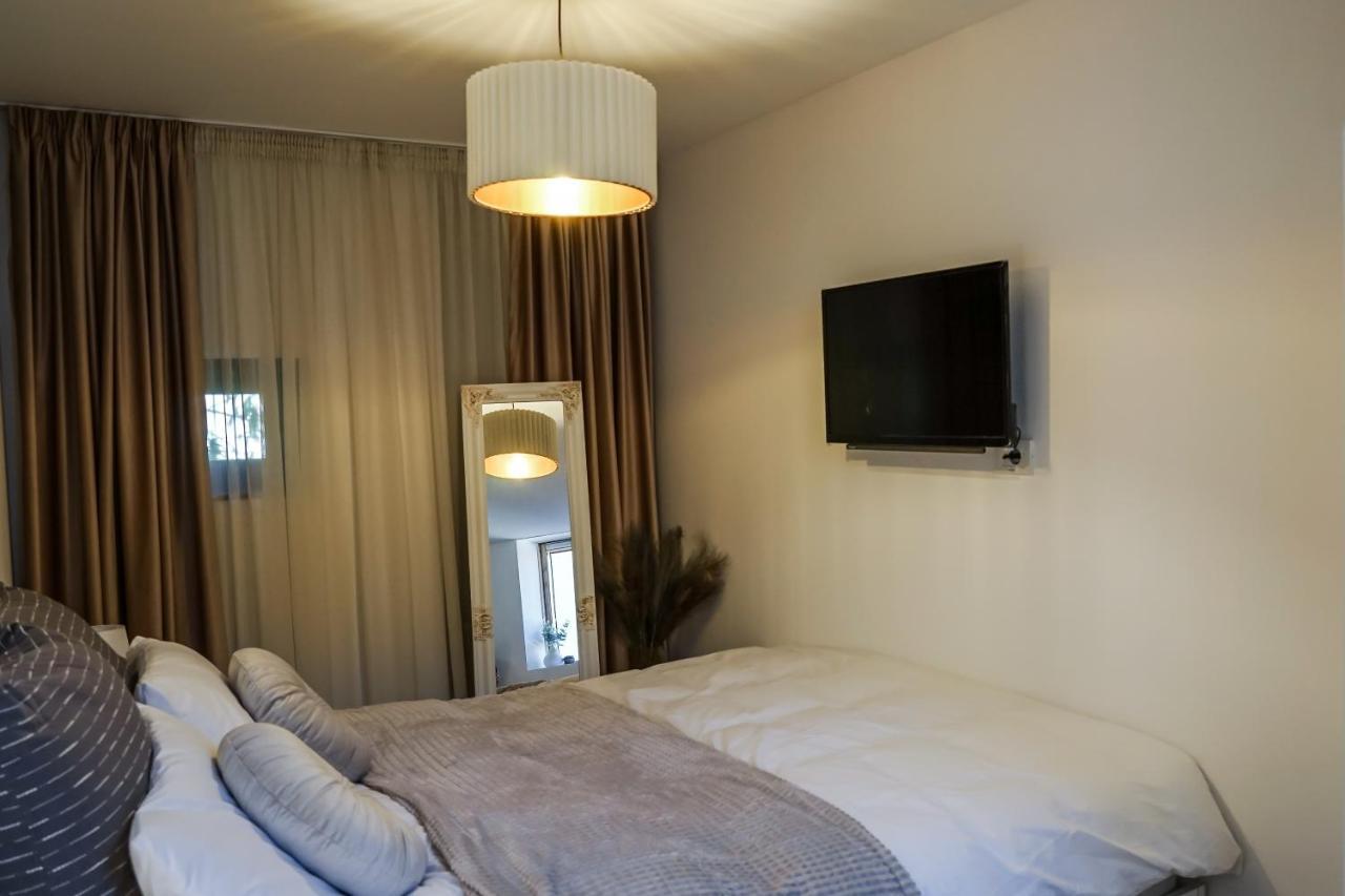 The Urban Oasis Apartment Bucharest Exterior photo